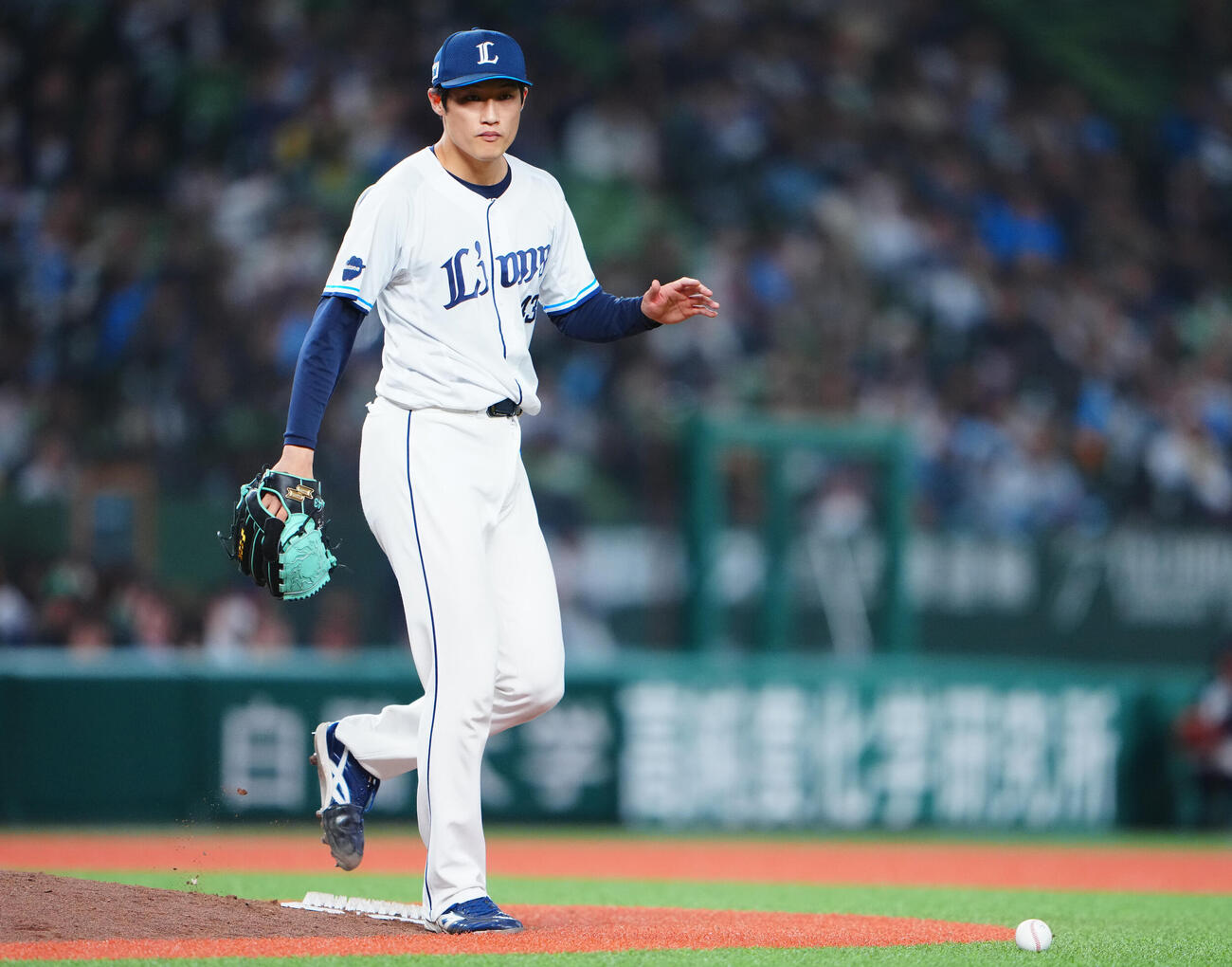 西武対日本ハム　11回表日本ハム無死一塁、ボークをとられる羽田慎之介（撮影・垰建太）