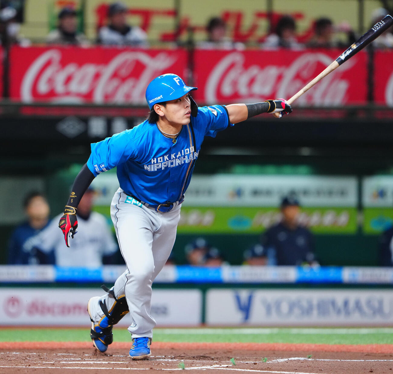 西武対日本ハム　2回表日本ハム2死、右前打を放つ野村佑希（撮影・垰建太）