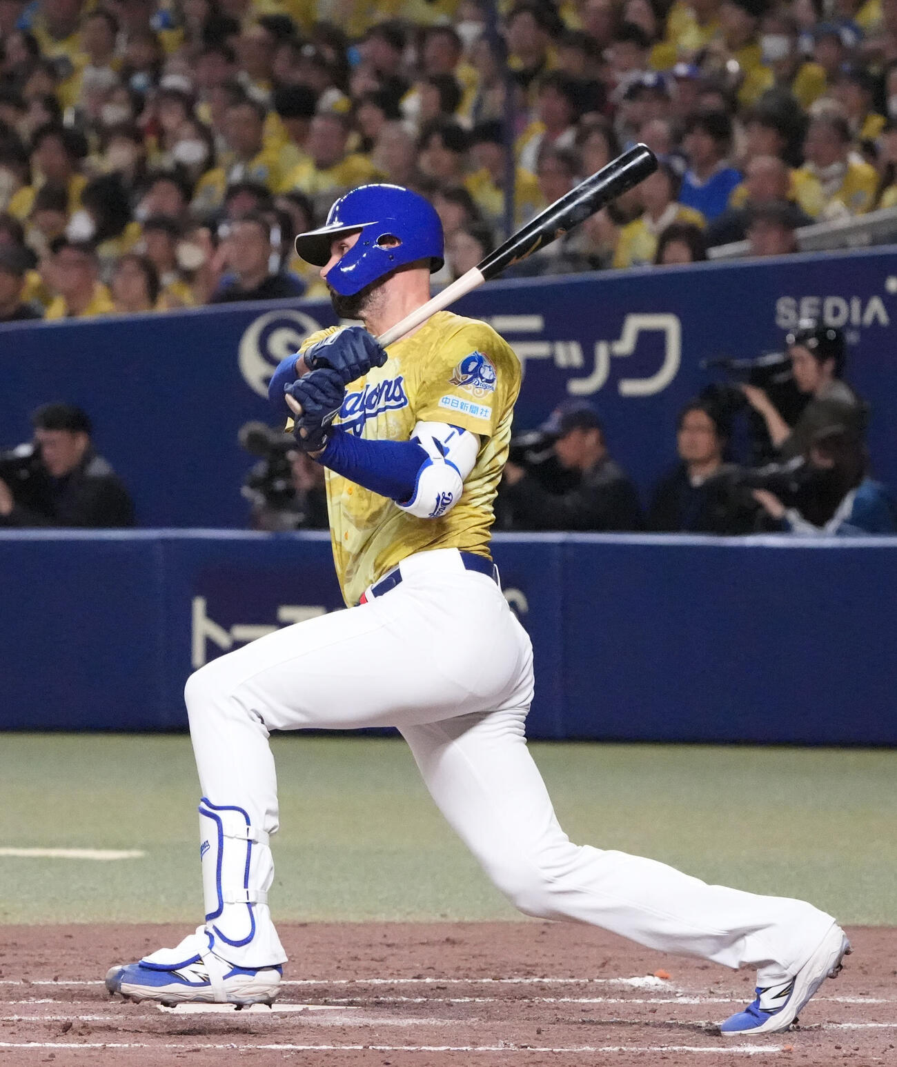 中日対DeNA 5回裏中日2死二塁、適時打を放つカイル・マラー（撮影・森本幸一）