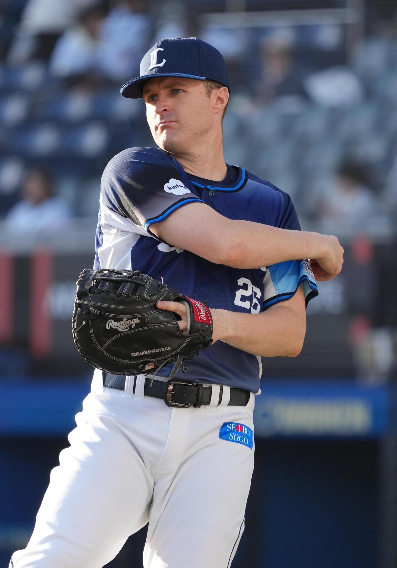 ロッテ対西武　試合前練習に臨む西武タイラー・ネビン（撮影・小沢裕）