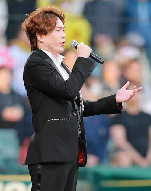 【速報】君が代独唱の佐藤隆紀「めちゃくちゃ気持ちよく…」ノーバンでファーストピッチも
