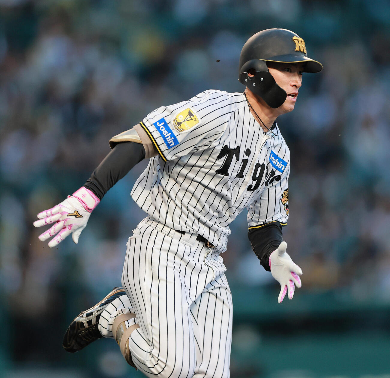 阪神対巨人　1回裏阪神1死、福島圭音は二塁打を放つ（撮影・上山淳一）....