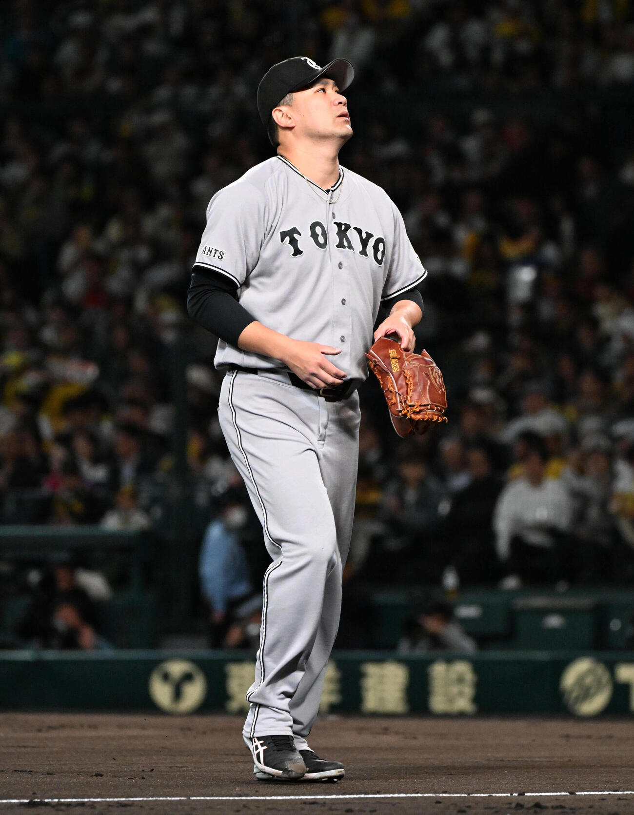 阪神対巨人　6回途中で降板する巨人の田中将大（撮影・石井愛子）