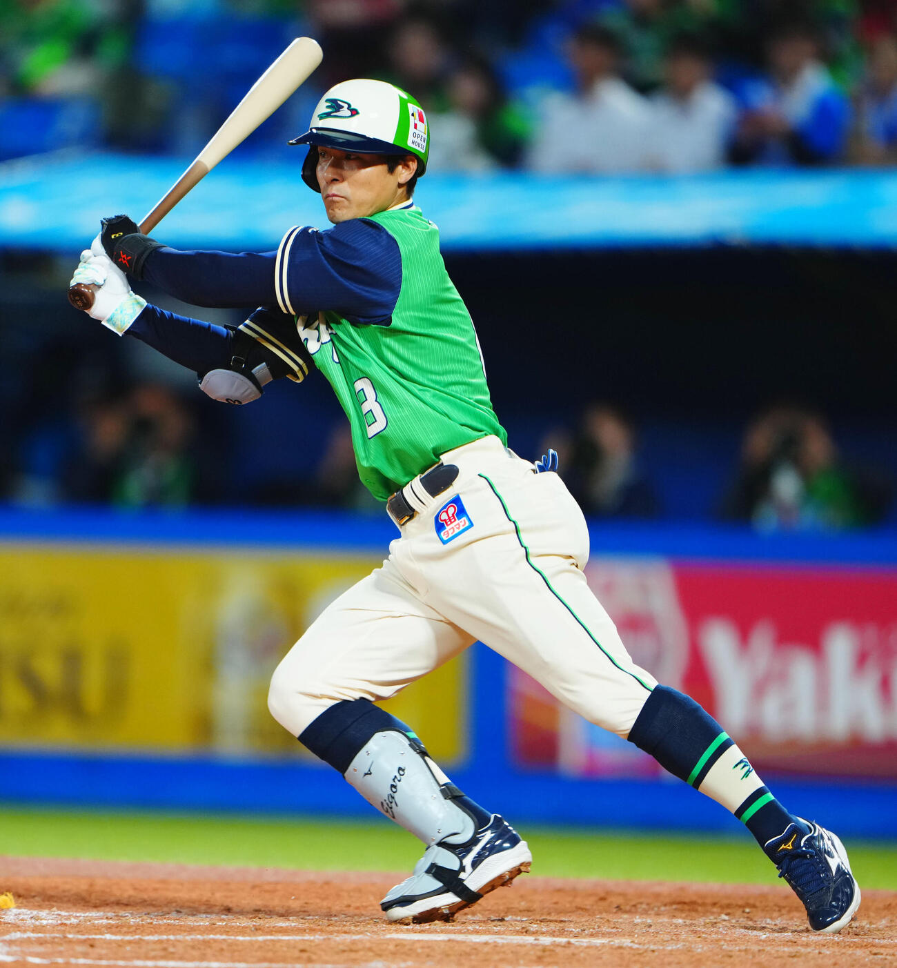 ヤクルト対DeNA 2回裏ヤクルト2死、左前打を放つ茂木栄五郎（撮影・垰建太）