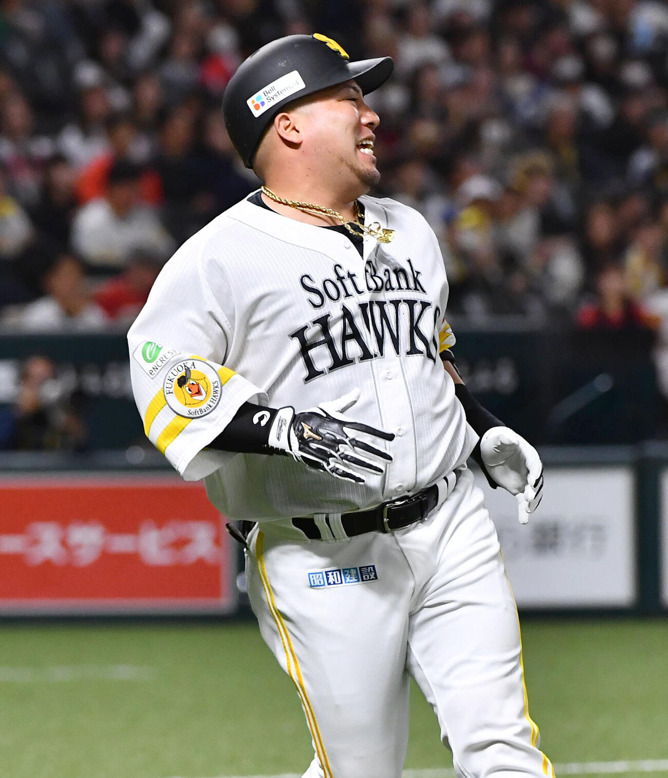 ソフトバンク対楽天　2回裏ソフトバンク2死一塁、二飛に倒れた山川穂高（撮影・岩下翔太）