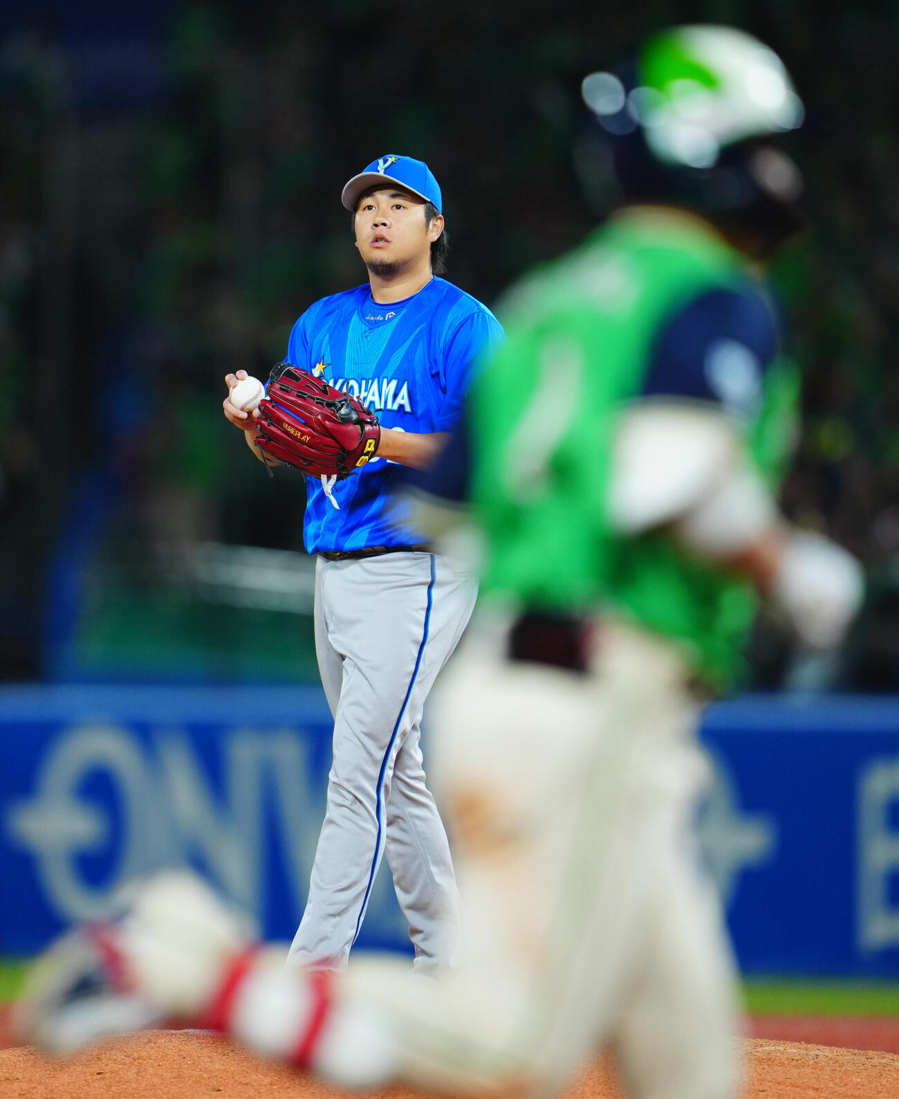 ヤクルト対DeNA 5回裏ヤクルト2死、丸山和郁にソロ本塁打を浴びる堀岡隼人（撮影・垰建太）