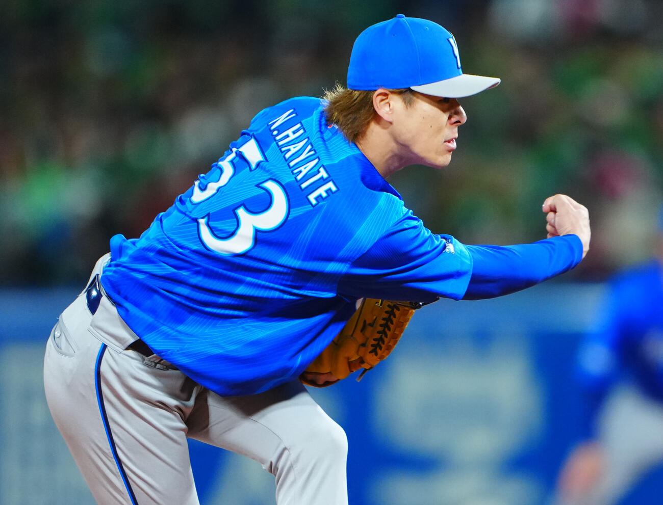 ヤクルト対DeNA 3回裏、DeNA2番手で登板し力投する中川虎大（撮影・垰建太）