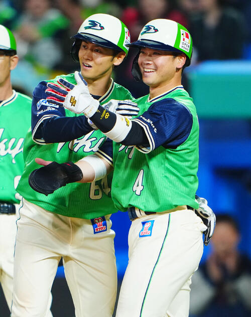 ヤクルト】丸山和郁が初サイクル「頼むから落ちてくれと」強風で左翼手