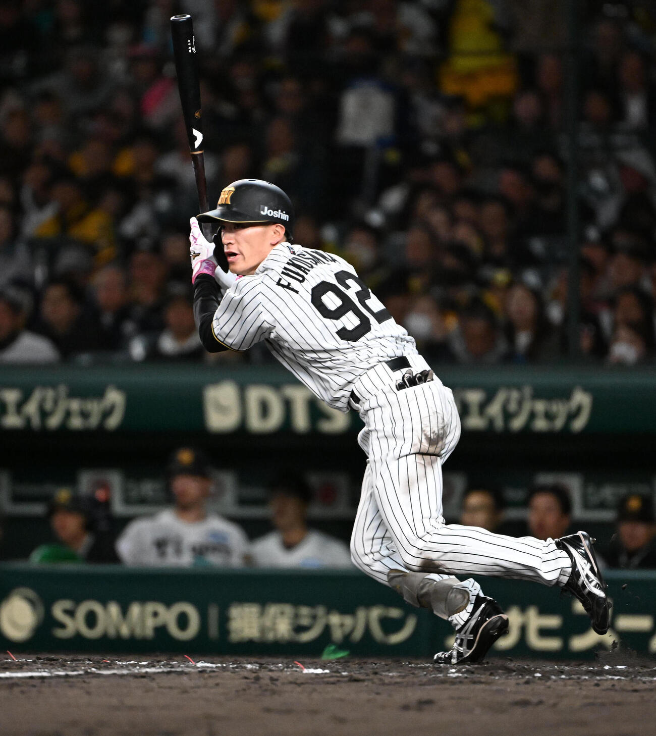 阪神対巨人　3回裏阪神無死、福島圭音は左前打を放つ（撮影・石井愛子）