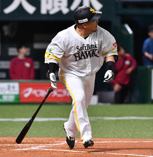 ソフトバンク】山川穂高32打席ぶり安打は6号ソロ「自分のバッティング