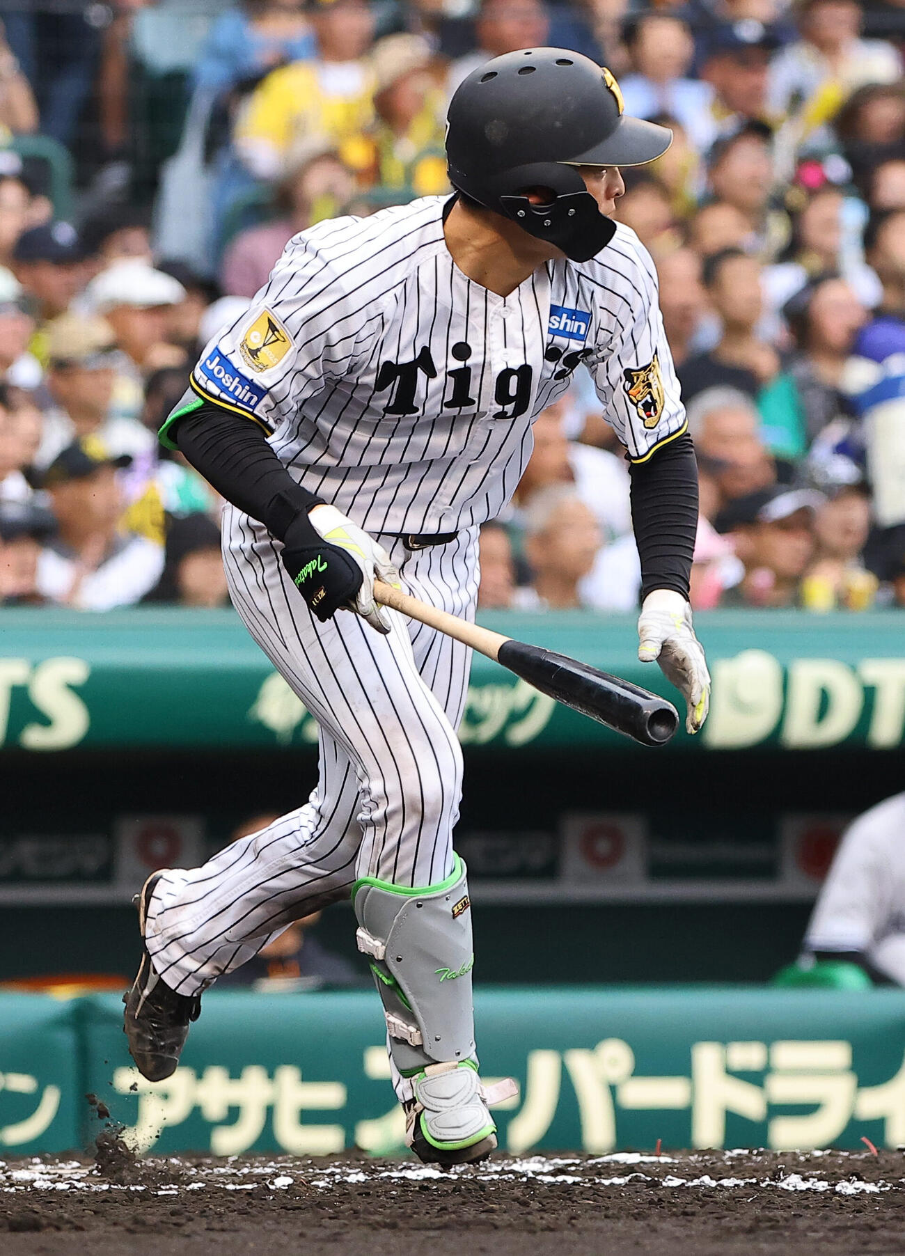阪神対巨人　7回裏阪神1死満塁、高寺望夢は適時打を放つ（撮影・上田博志）