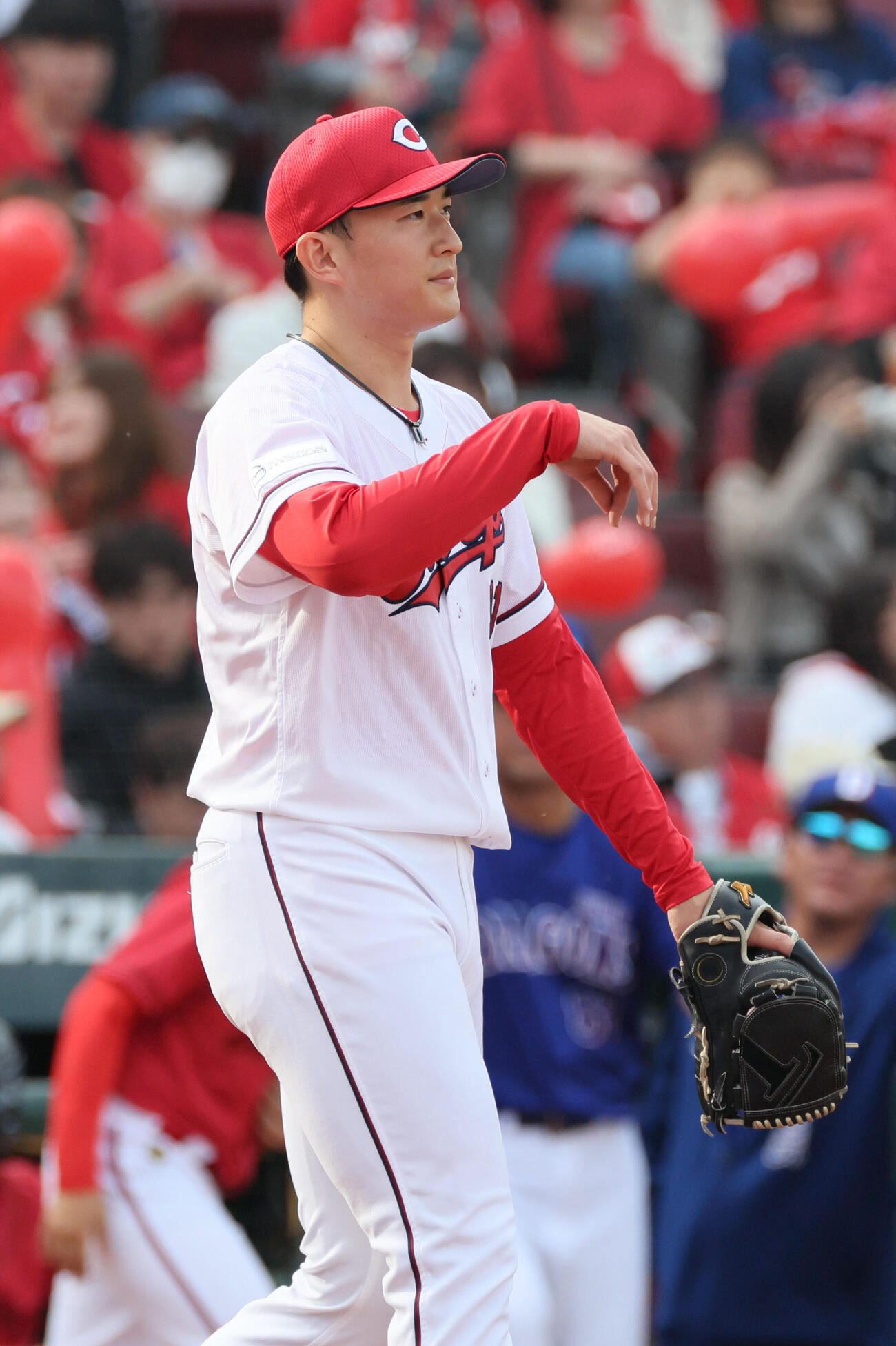 広島対中日　7回表中日2死二塁、板山祐太郎に右中間越え三塁打を浴びた斉藤汰直（撮影・加藤孝規）
