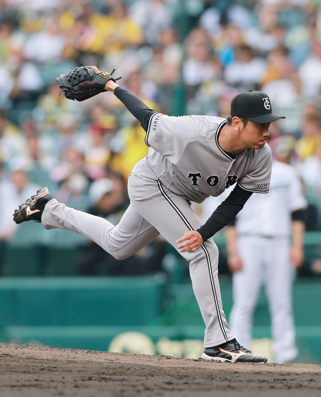 阪神対巨人　6回裏に登板する石川達也（撮影・上山淳一）