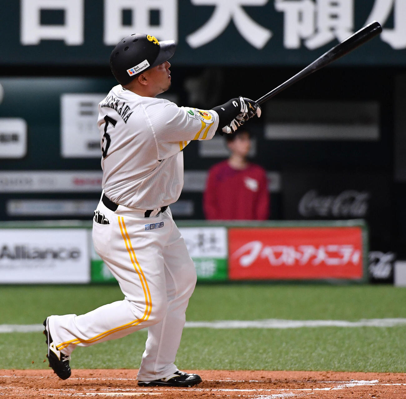 ソフトバンク対楽天　4回裏ソフトバンク1死、山川穂高は左中間へ本塁打を放つ（撮影・岩下翔太）