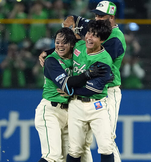 【ヤクルト】今季３度目のサヨナラ勝ち　DeNA戦は球団72年ぶりの同一カード７戦７勝
