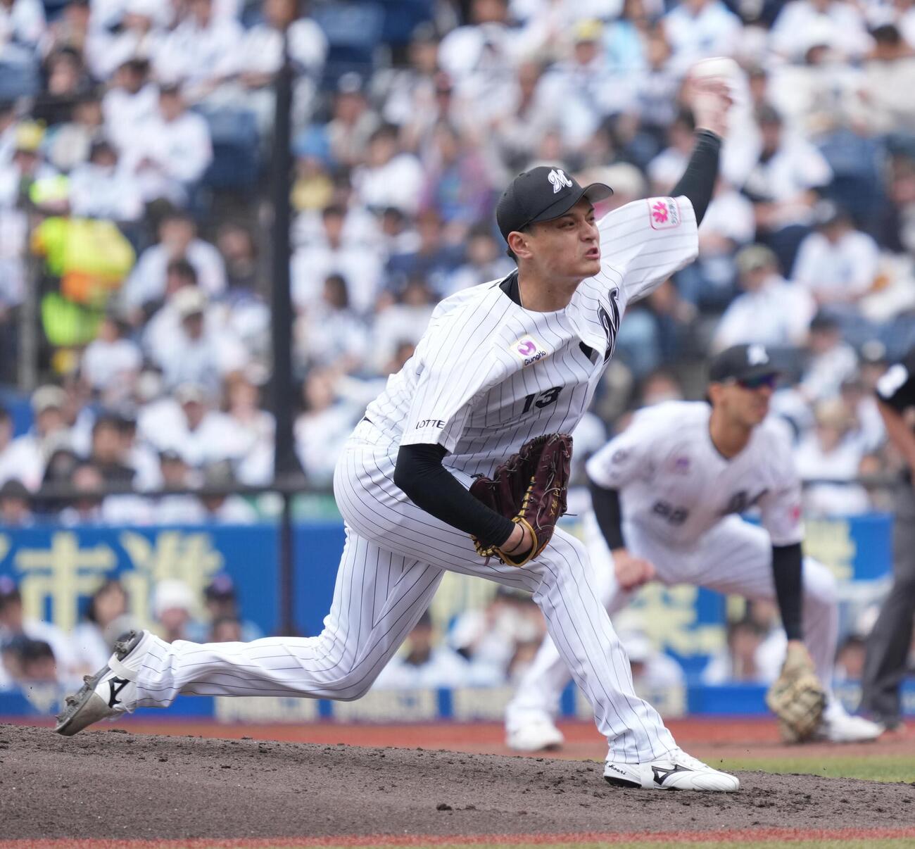 ロッテ対西武　ロッテ先発の毛利海大（撮影・小沢裕）
