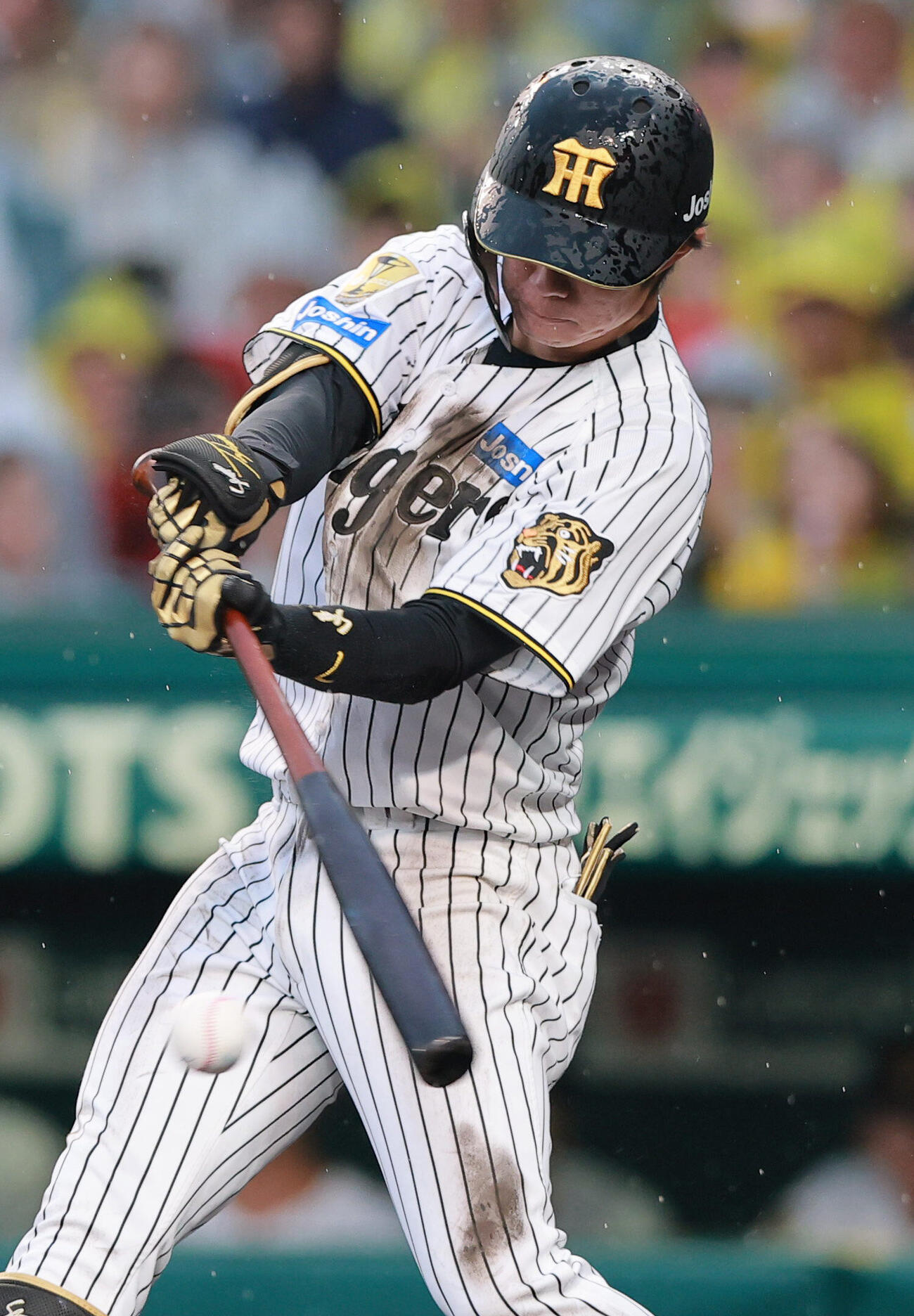 阪神対巨人　4回裏阪神無死、中野拓夢は安打を放つ（撮影・上山淳一）