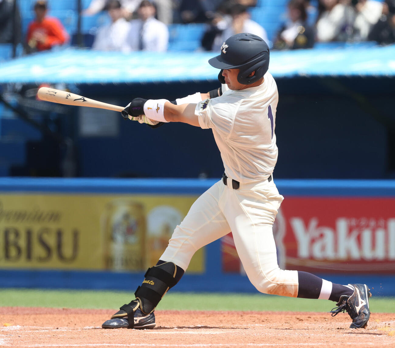 東京6大学野球　明大対立大　3回表明大1死満塁、榊原七斗は犠飛を放つ（撮影・柴田隆二）
