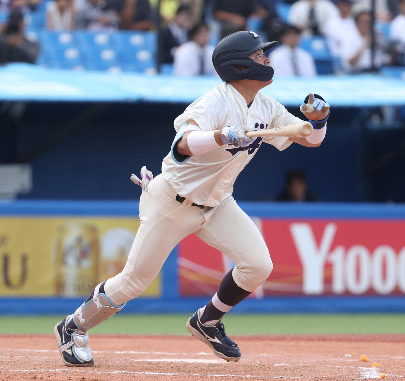 東京6大学野球　明大対立大　6回表明大2死三塁、田上夏衣は2点本塁打を放つ（撮影・柴田隆二）
