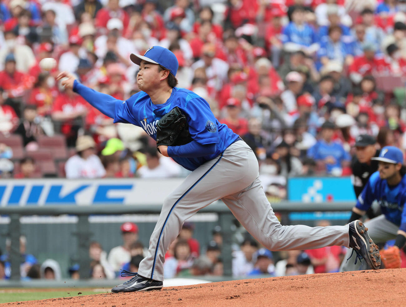 広島対DeNA DeNA先発の石田裕（撮影・加藤孝規）