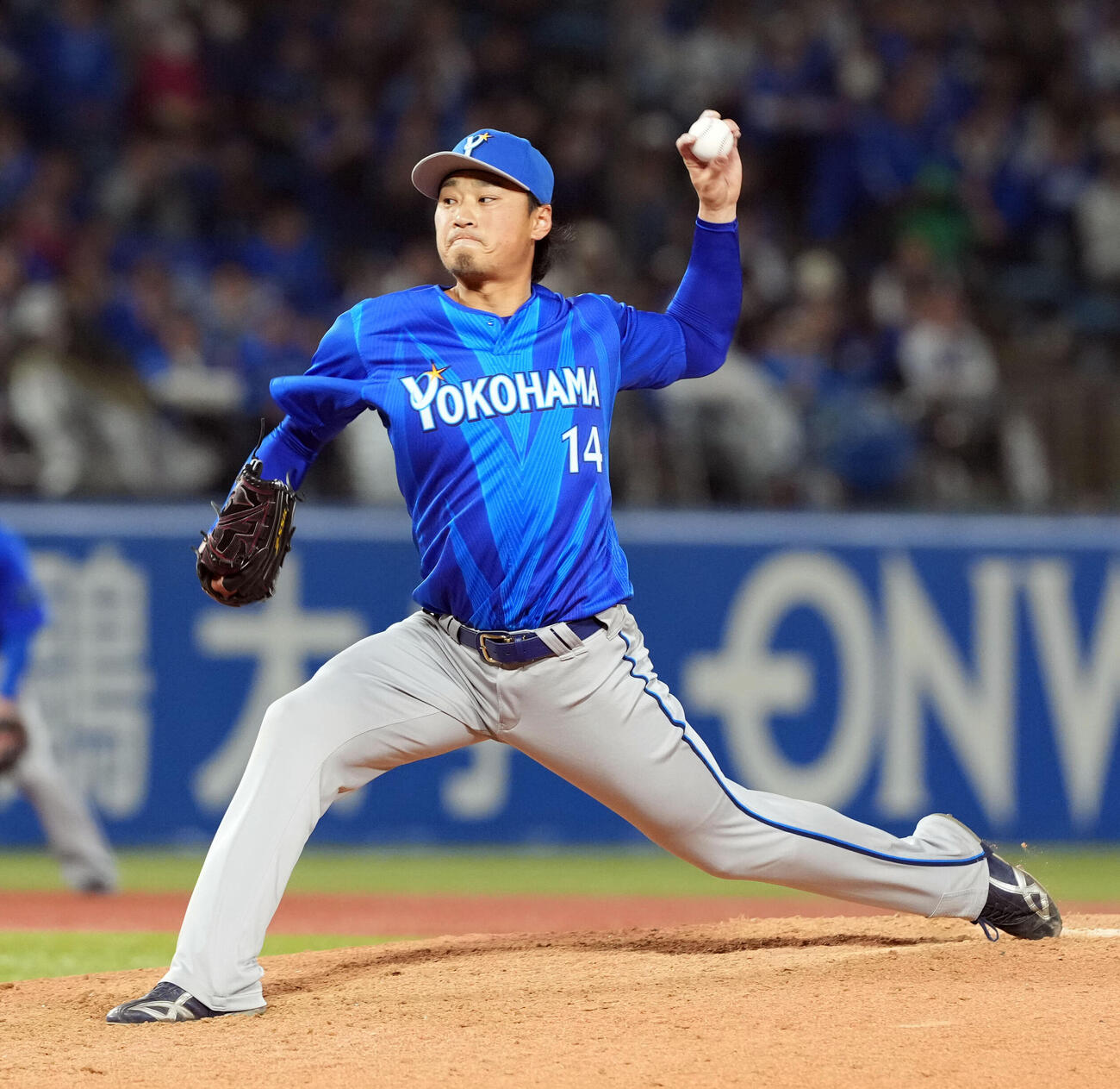 26年5月3日　ヤクルト対DeNA 9回から登板したDeNA石田健大（撮影・たえ見朱実）