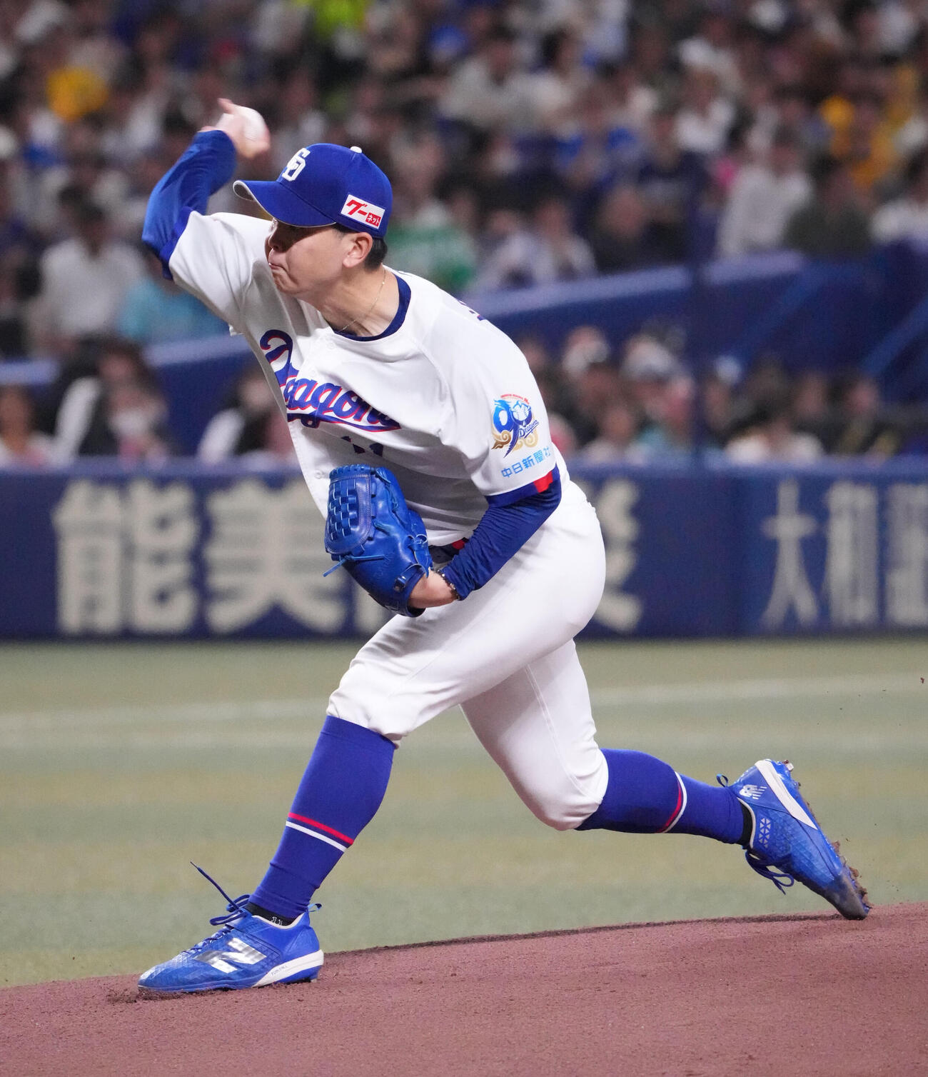 中日対阪神　1回表、登板する中日先発の中西聖輝（撮影・森本幸一）