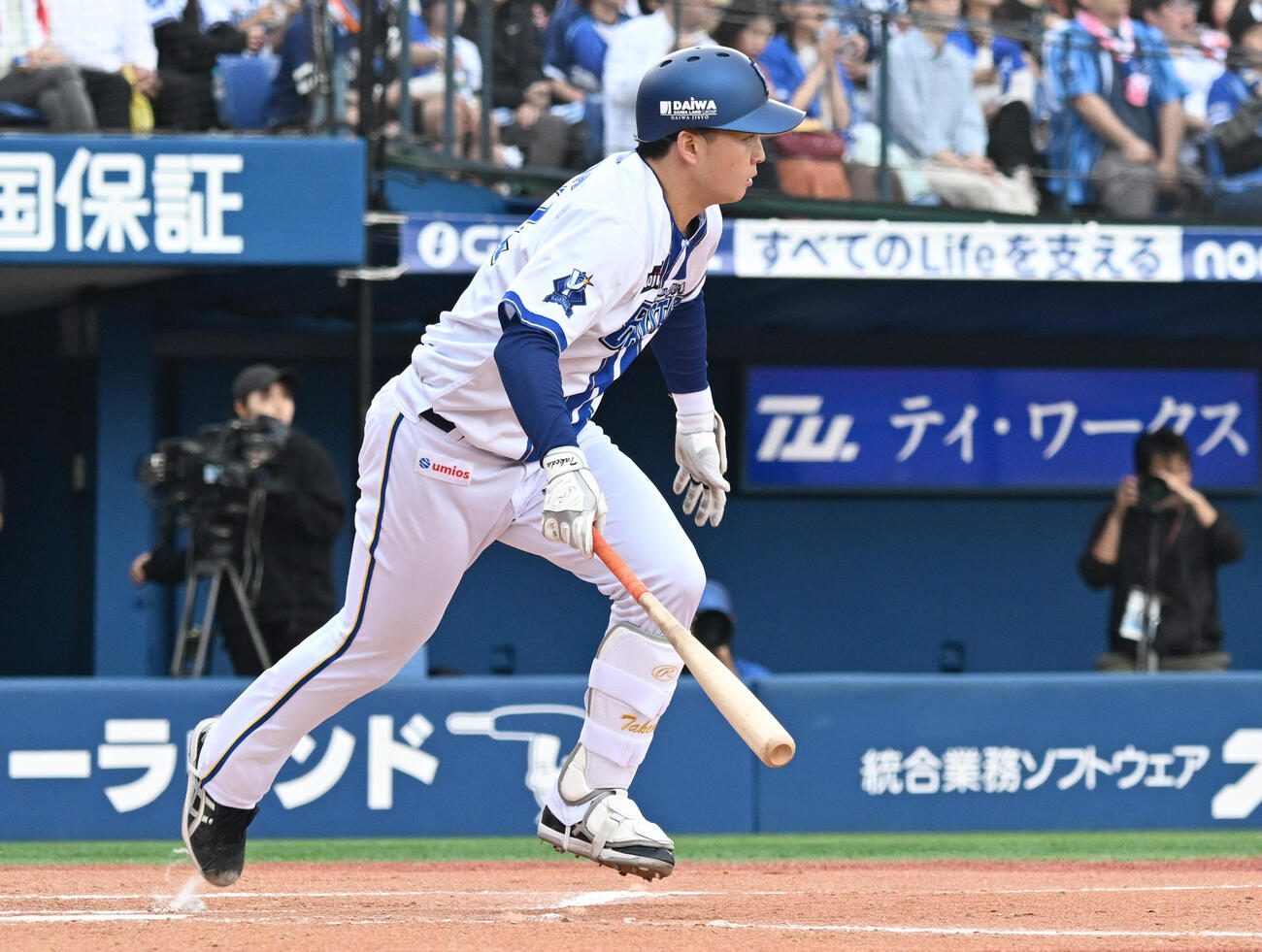 DeNA対広島　2回裏DeNA一死二塁、竹田祐が左前打を放つ（撮影・千葉一成）
