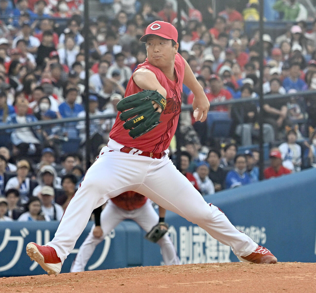 DeNA対広島　5回、3番手で登板した広島塹江敦哉（撮影・千葉一成）