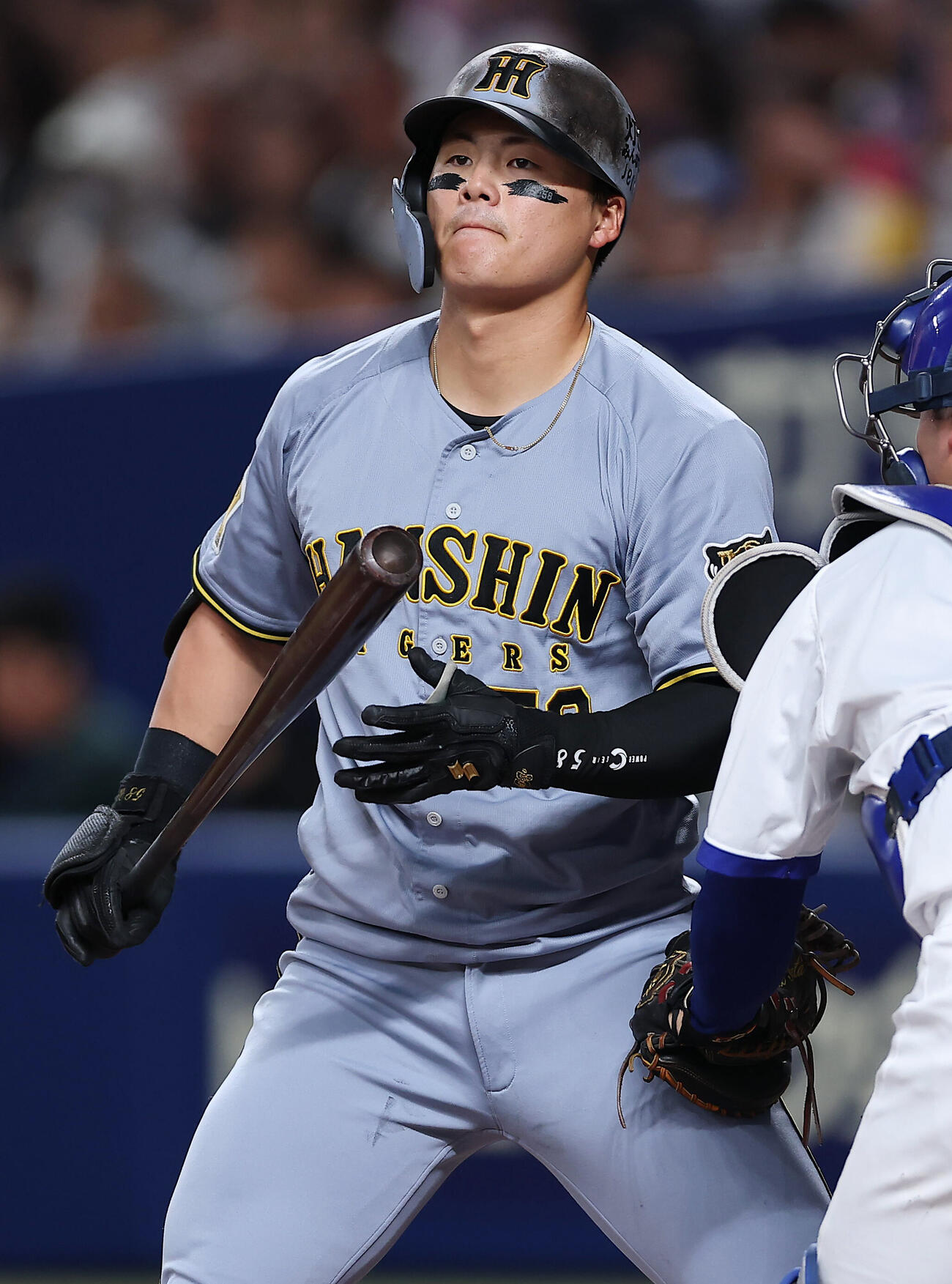 中日対阪神　3回表阪神2死一、二塁、空振り三振に倒れた前川右京（撮影・前田充）