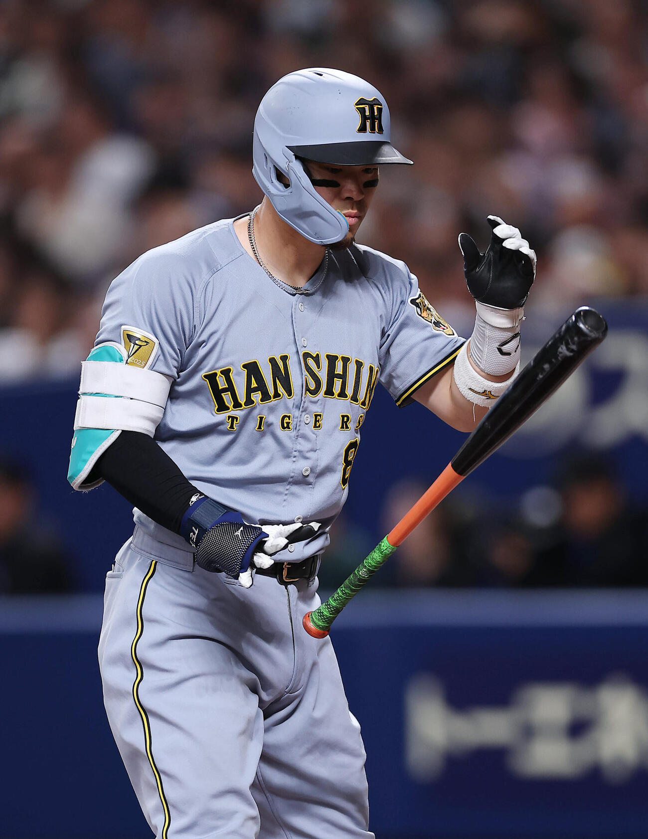 中日対阪神　7回表阪神2死、空振り三振に倒れた佐藤輝明（撮影・前田充）