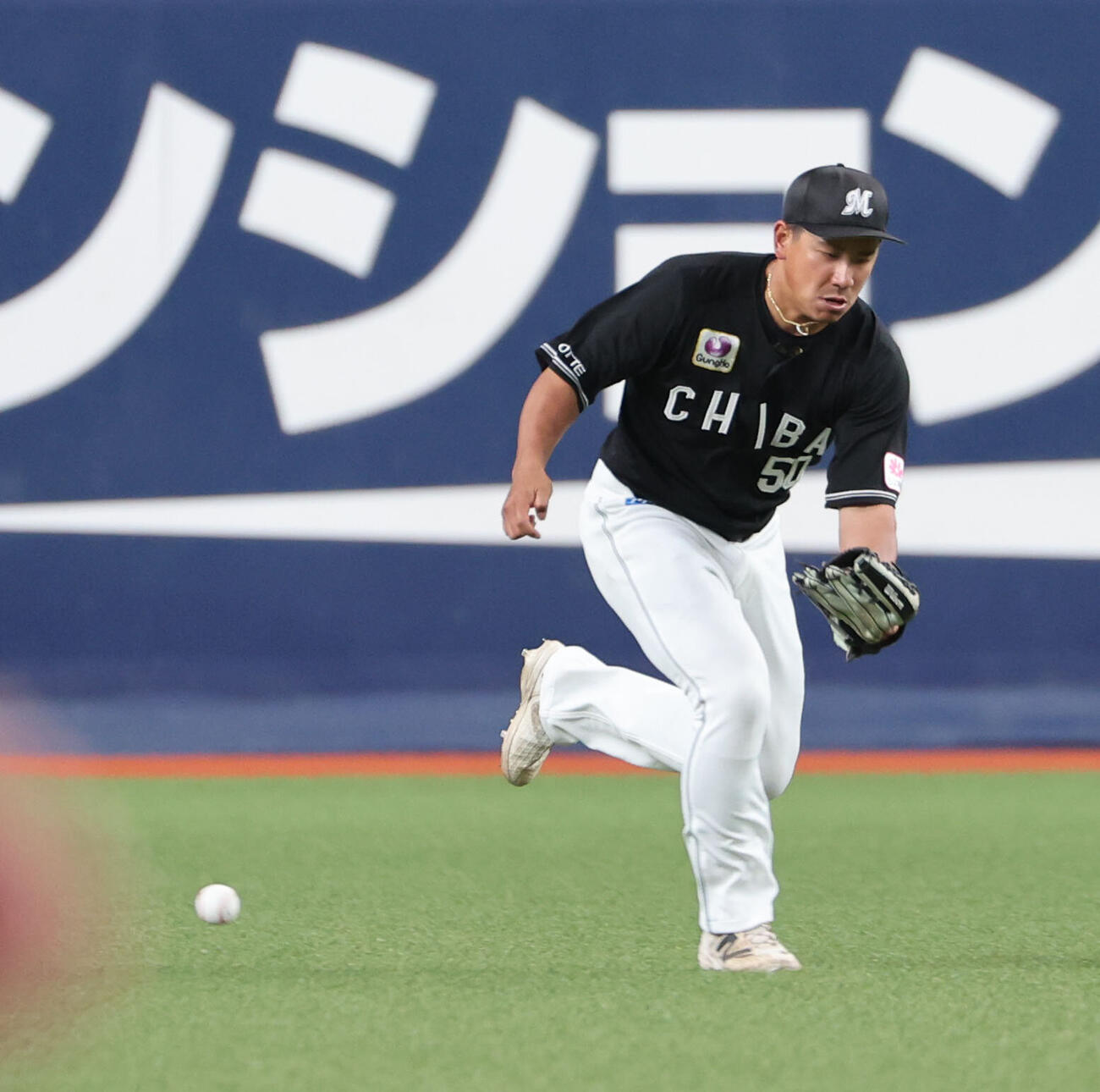 オリックス対ロッテ　6回裏オリックス1死二塁、中堅手愛斗（武田愛斗）は西川の打球を後逸する（撮影・西尾就之）