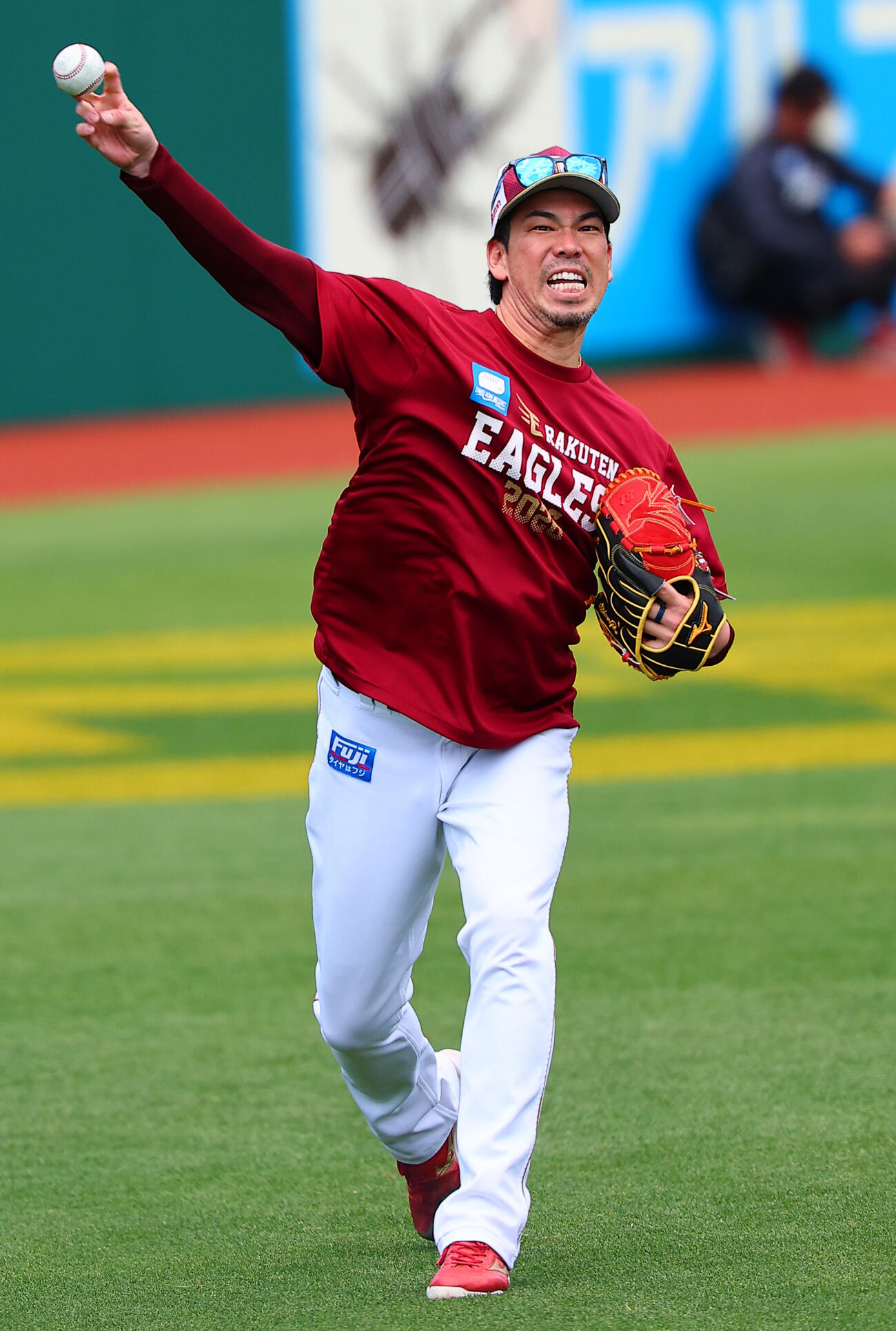楽天対日本ハム　キャッチボールる楽天前田健太（撮影・野上伸悟）