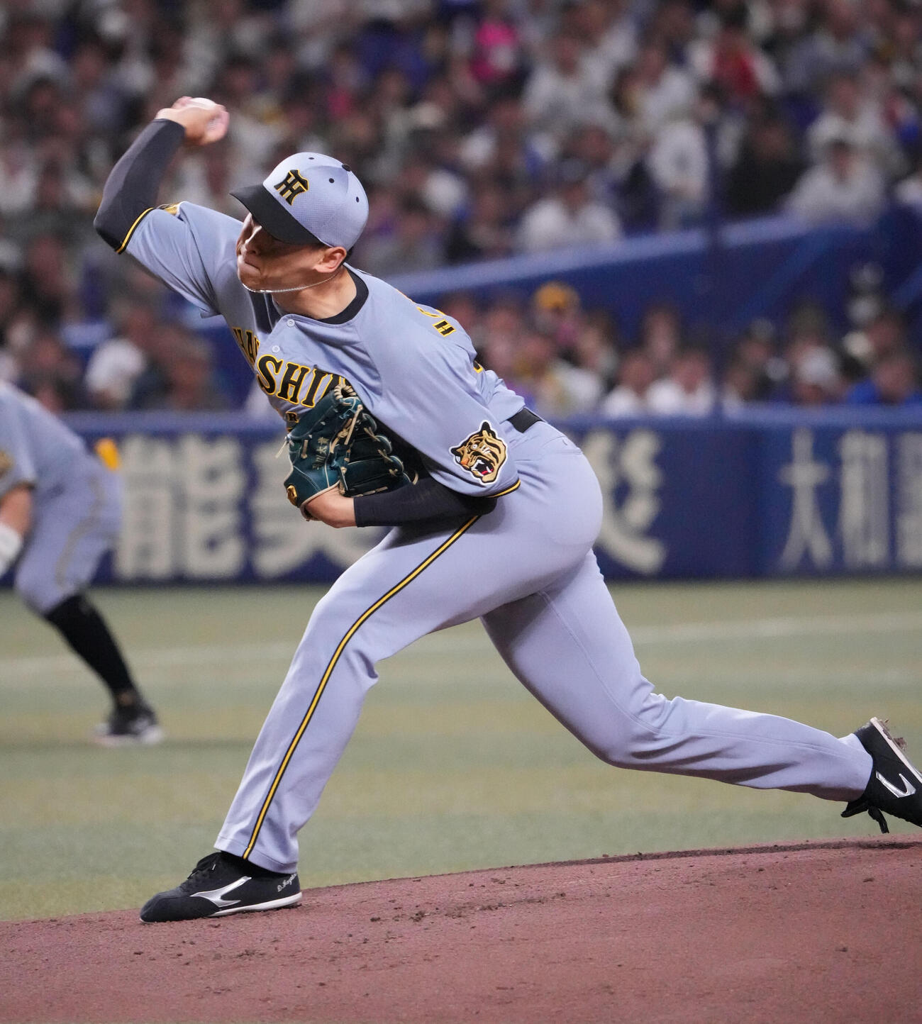 中日対阪神　1回裏　登板する阪神先発の早川太貴（撮影・森本幸一）
