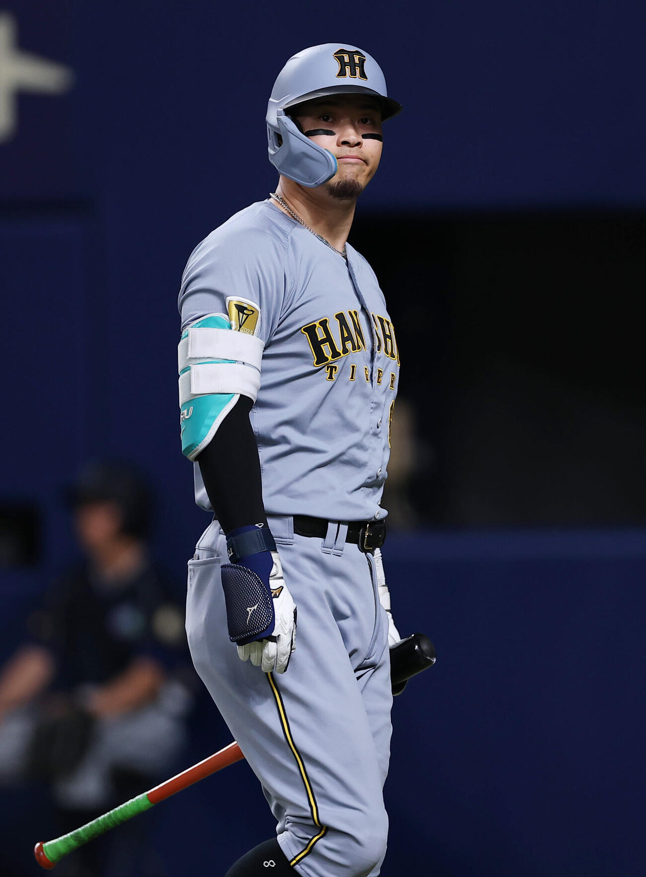 中日対阪神　7回表阪神無死、空振り三振に倒れた佐藤輝明（撮影・前田充）