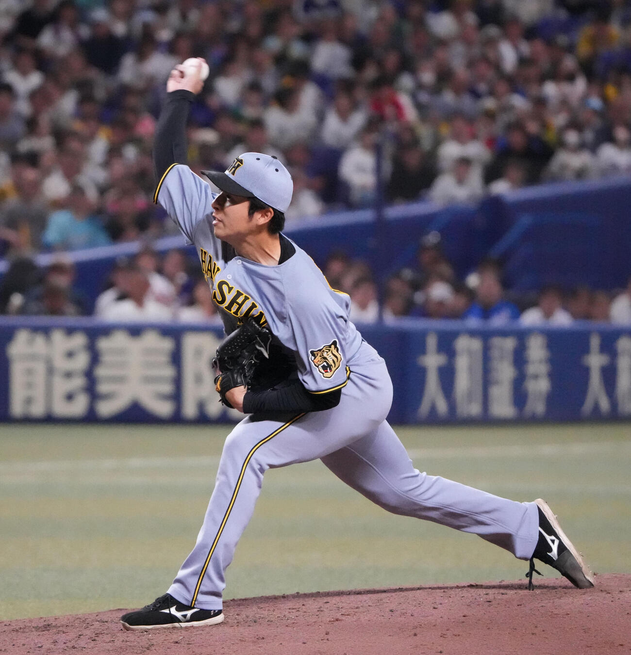 中日対阪神　4回裏中日無死一塁、阪神2番手で登板する椎葉剛（撮影・森本幸一）