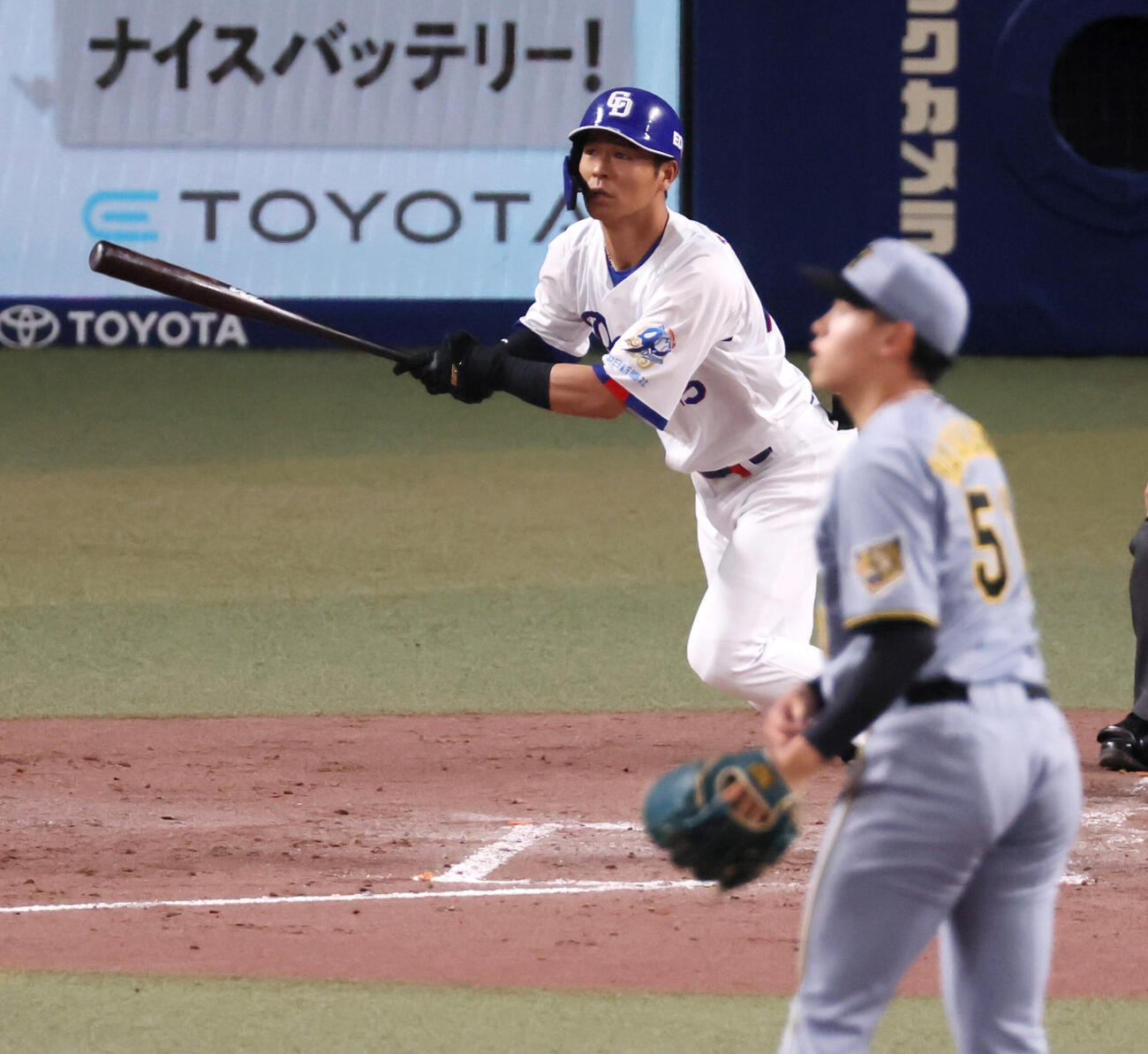 中日対阪神　4回裏中日無死、土田龍空は右越えソロ本塁打を放つ。投手早川太貴（撮影・加藤哉）