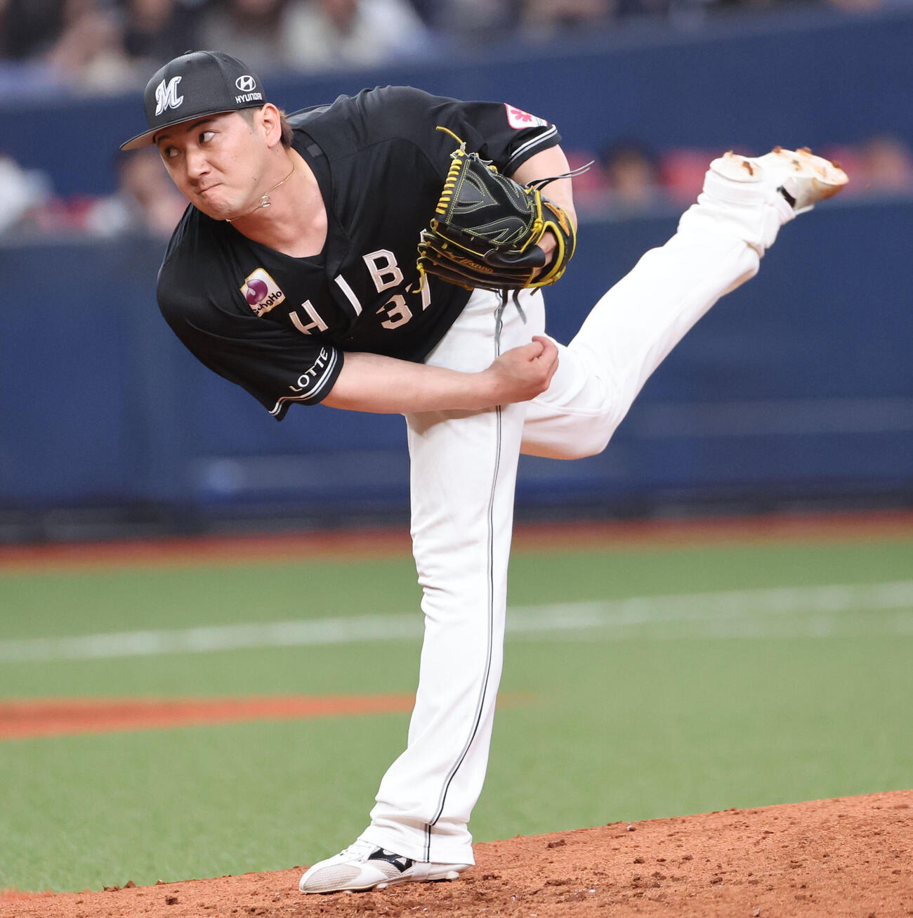 オリックス対ロッテ　ロッテ2番手の小野郁（撮影・西尾就之）