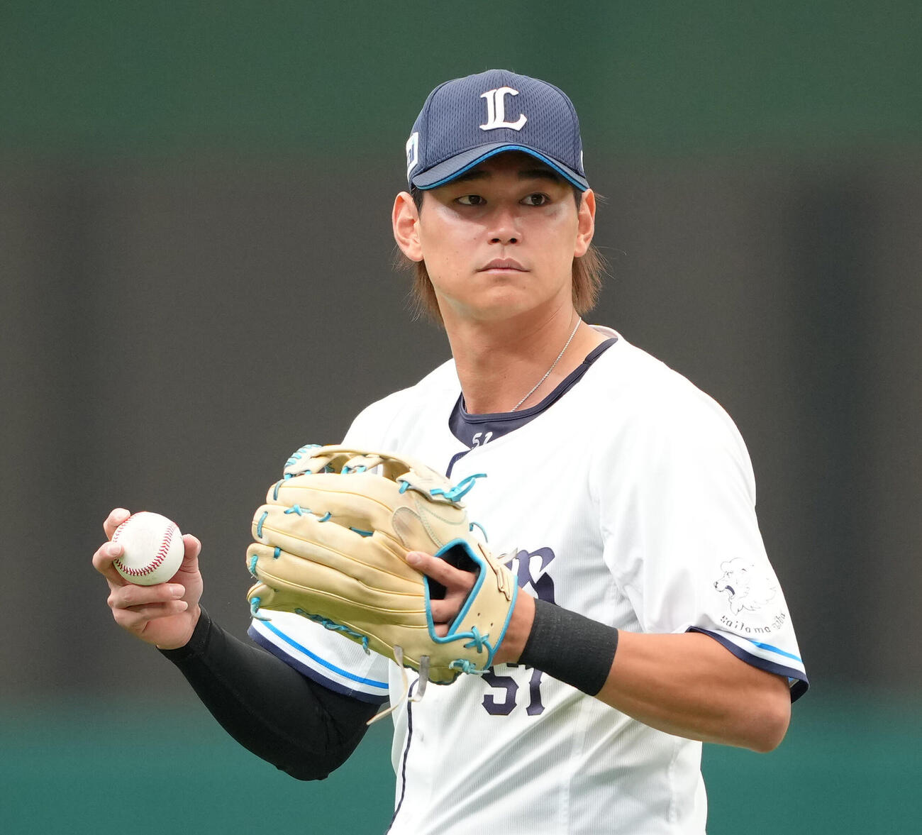 西武対ソフトバンク　試合前の練習に臨む西武西川愛也（撮影・足立雅史）