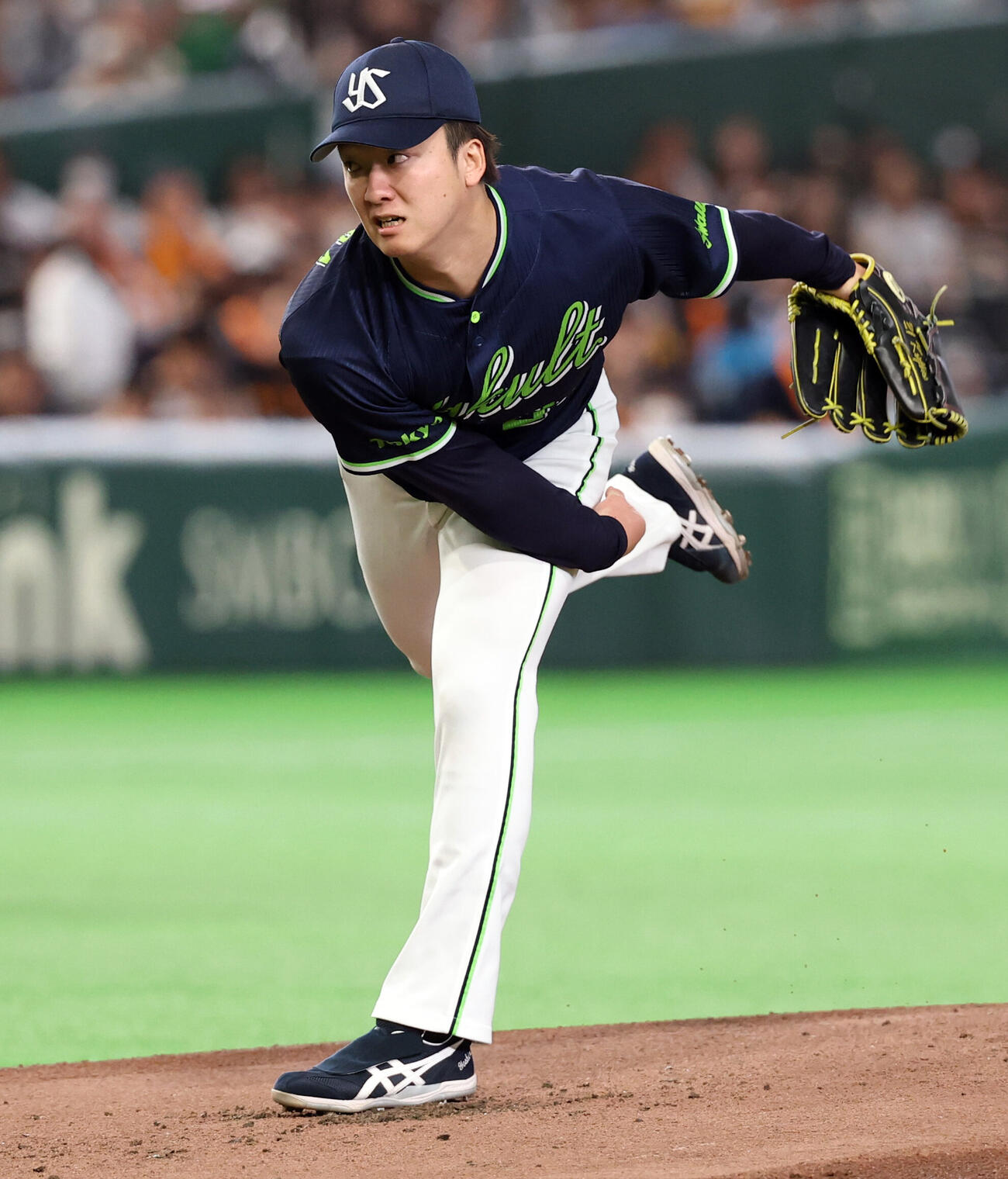 巨人対ヤクルト　力投するヤクルト先発の吉村貢司郎（撮影・浅見桂子）