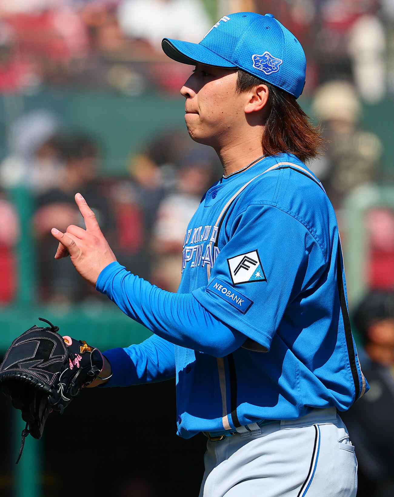 楽天対日本ハム　2回裏を抑えベンチに戻る日本ハム先発の細野晴希（撮影・野上伸悟）