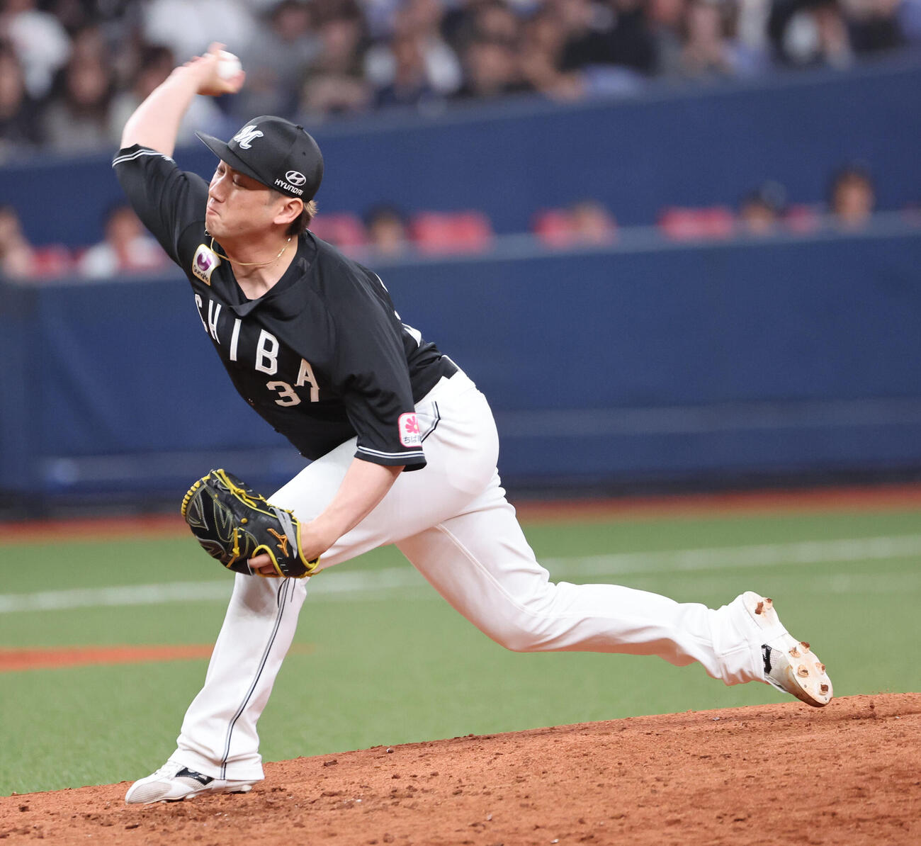 オリックス対ロッテ　ロッテ2番手の小野郁（撮影・西尾就之）