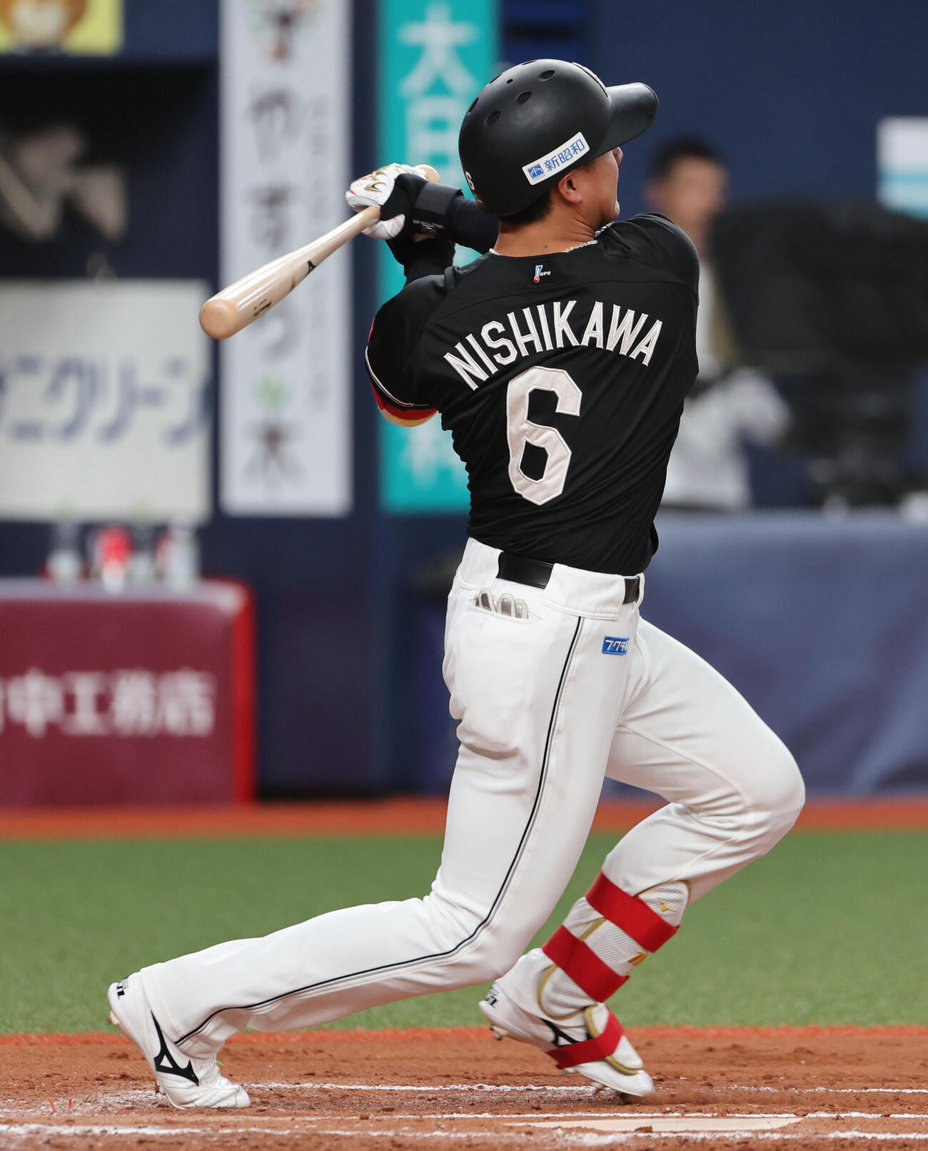 オリックス対ロッテ　7回表ロッテ無死、西川史礁は左前打を放つ（撮影・西尾就之）