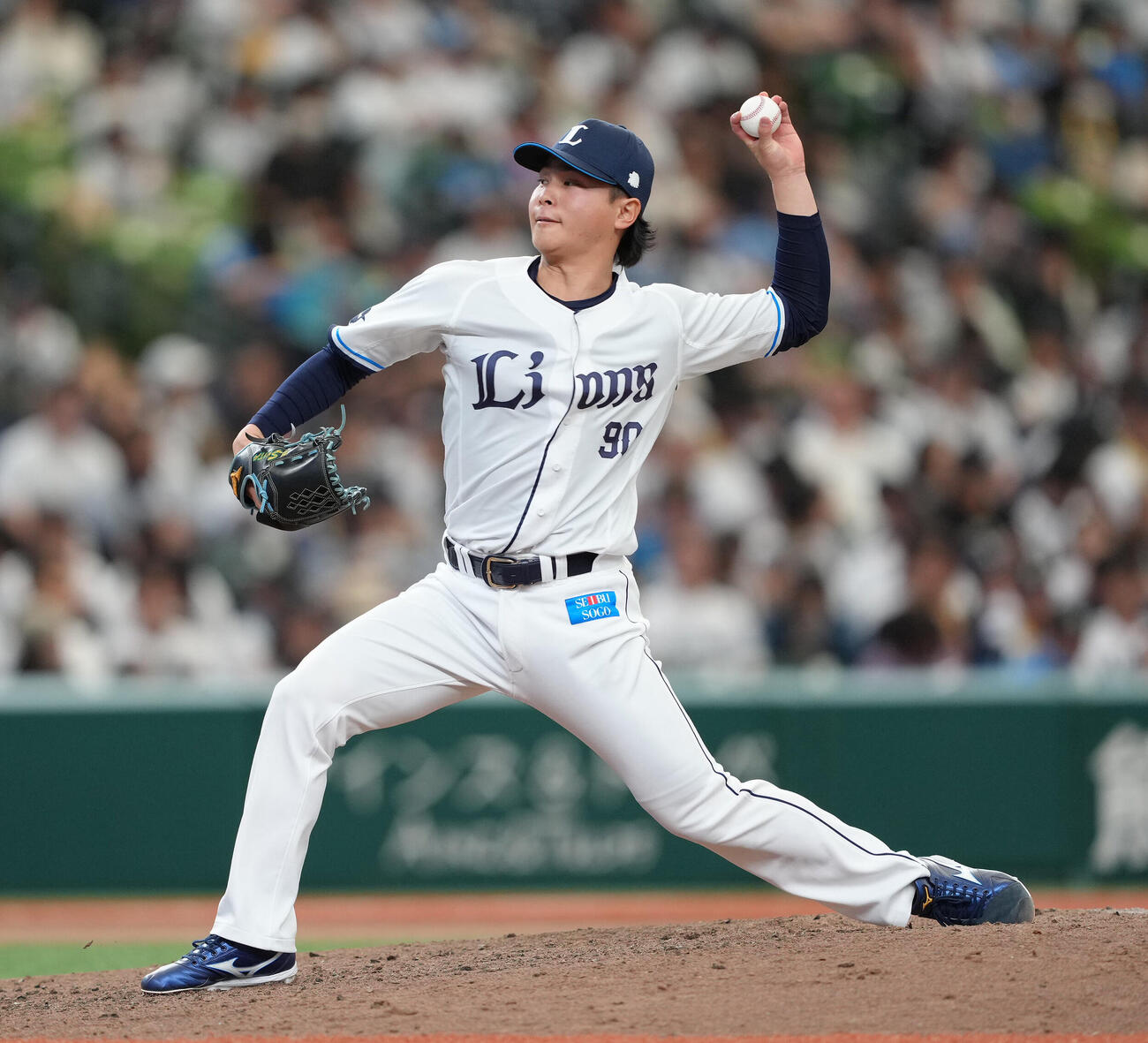西武対ソフトバンク　7回から登板した西武浜屋将太（撮影・足立雅史）