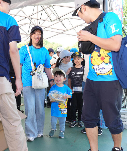 西武】流血ファインプレーの西川愛也、子どもたちに贈られた「愛也