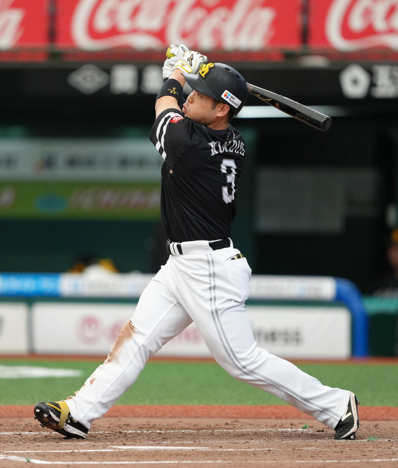 西武対ソフトバンク　3回表ソフトバンク1死二塁、近藤健介は2点本塁打を放つ（撮影・足立雅史）