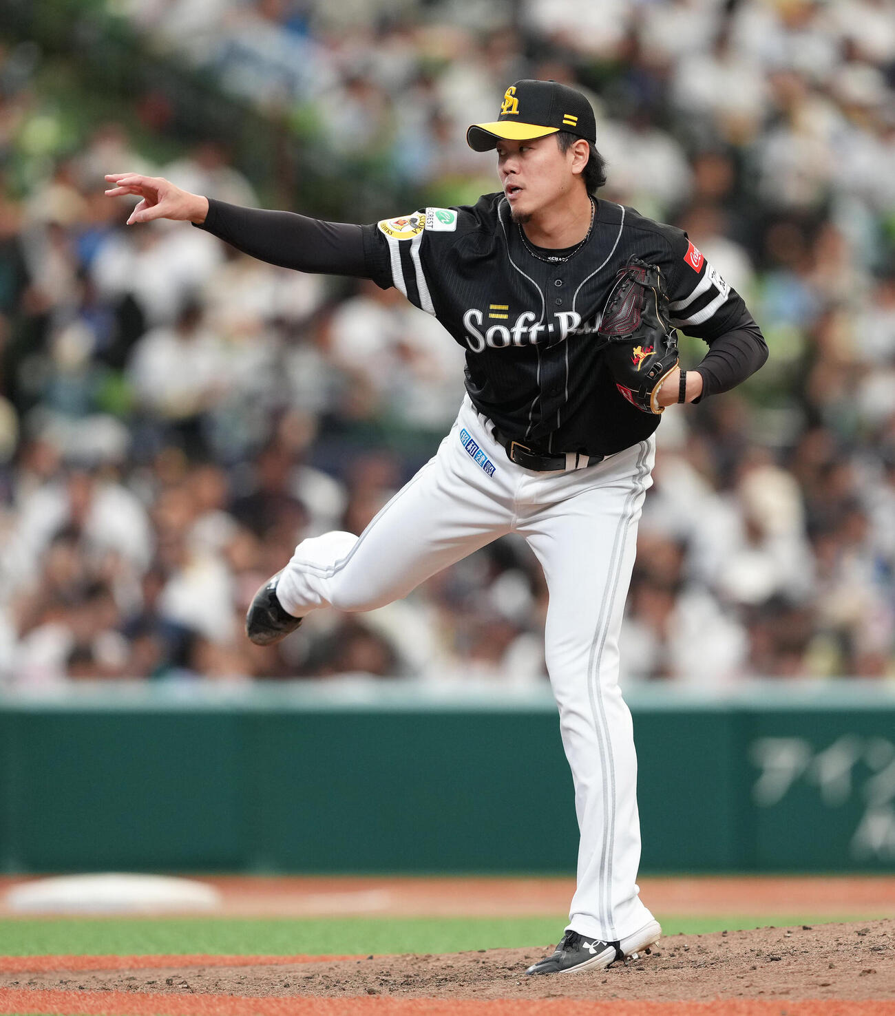 西武対ソフトバンク　5回途中から登板したソフトバンク上茶谷大河（撮影・足立雅史）