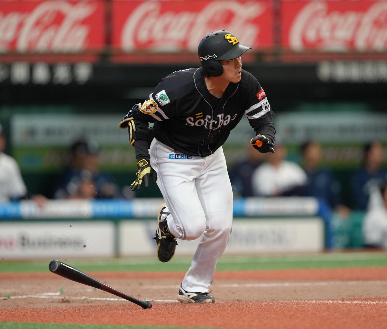西武対ソフトバンク　5回表ソフトバンク1死満塁、柳町達は2点適時二塁打を放つ（撮影・足立雅史）