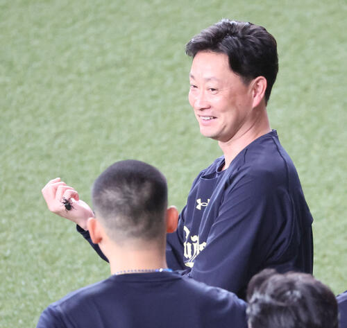 【野球珍客メモ】度々訪れる“演出家”たち…カゲロウ、ネコ、トリ、ハチの大群