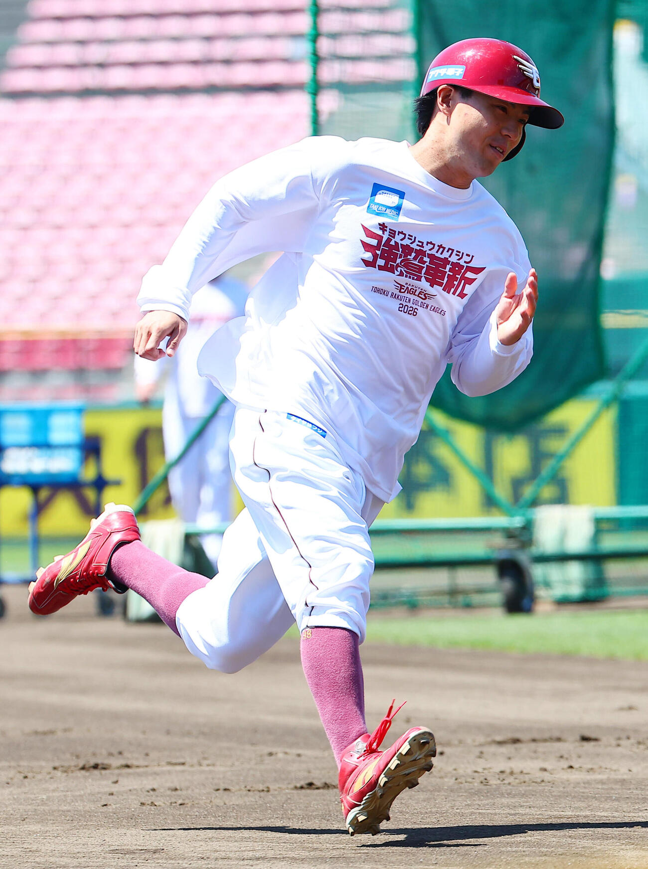 楽天対日本ハム　1軍に合流した楽天佐藤直樹（撮影・野上伸悟）