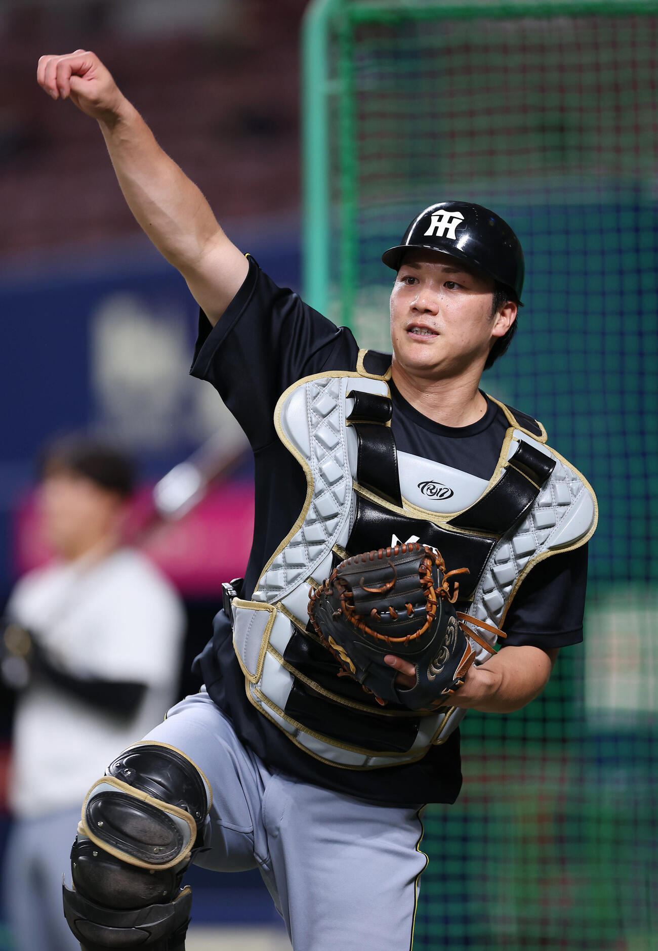 中日対阪神　試合前練習を行う阪神伏見寅威（撮影・前田充）